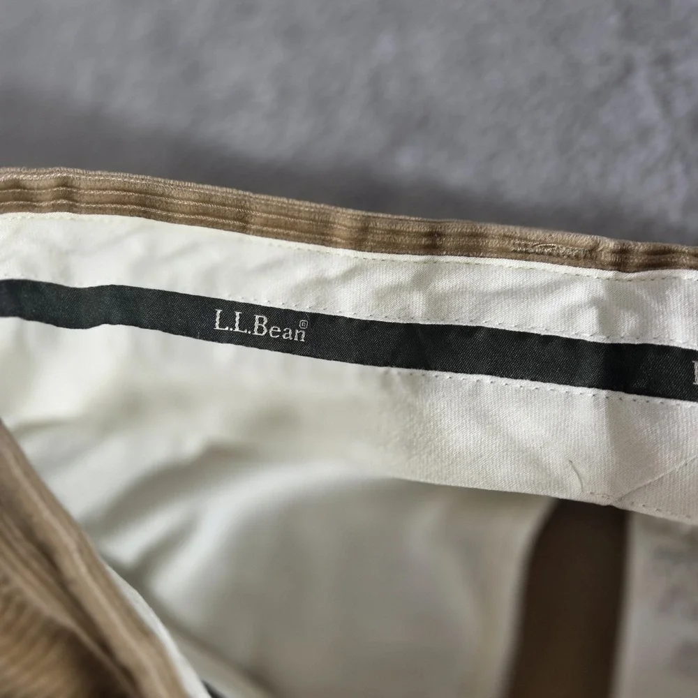 LL Bean Men's 35 (Fits 34x3) Corduroy Khaki Beige/Tan Pleated Cuffed Flap Pocket